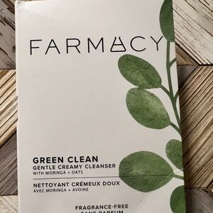 Farmacy Green Clean Moringa & Oats Cleanser